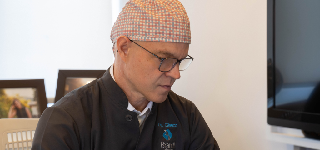 Dr. Glauco Fabrício Brandl, especialista em Prótese Dentária na Brandl Odontologia – foto 1